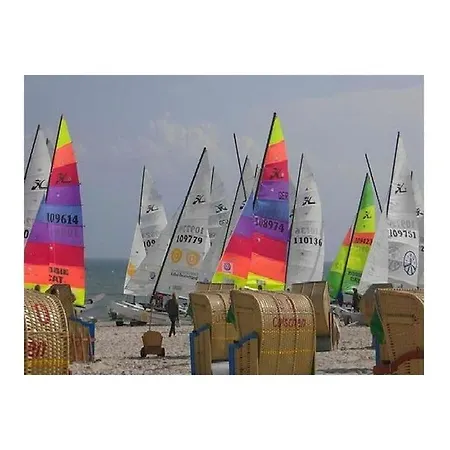 بيت للعطل With Beach Chair & Sea *